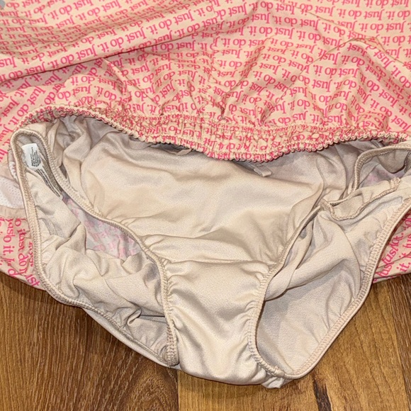 Nike “Just Do It” Women’s Tempo Running Shorts (Size: Medium)(EUC) - Picture 12 of 15